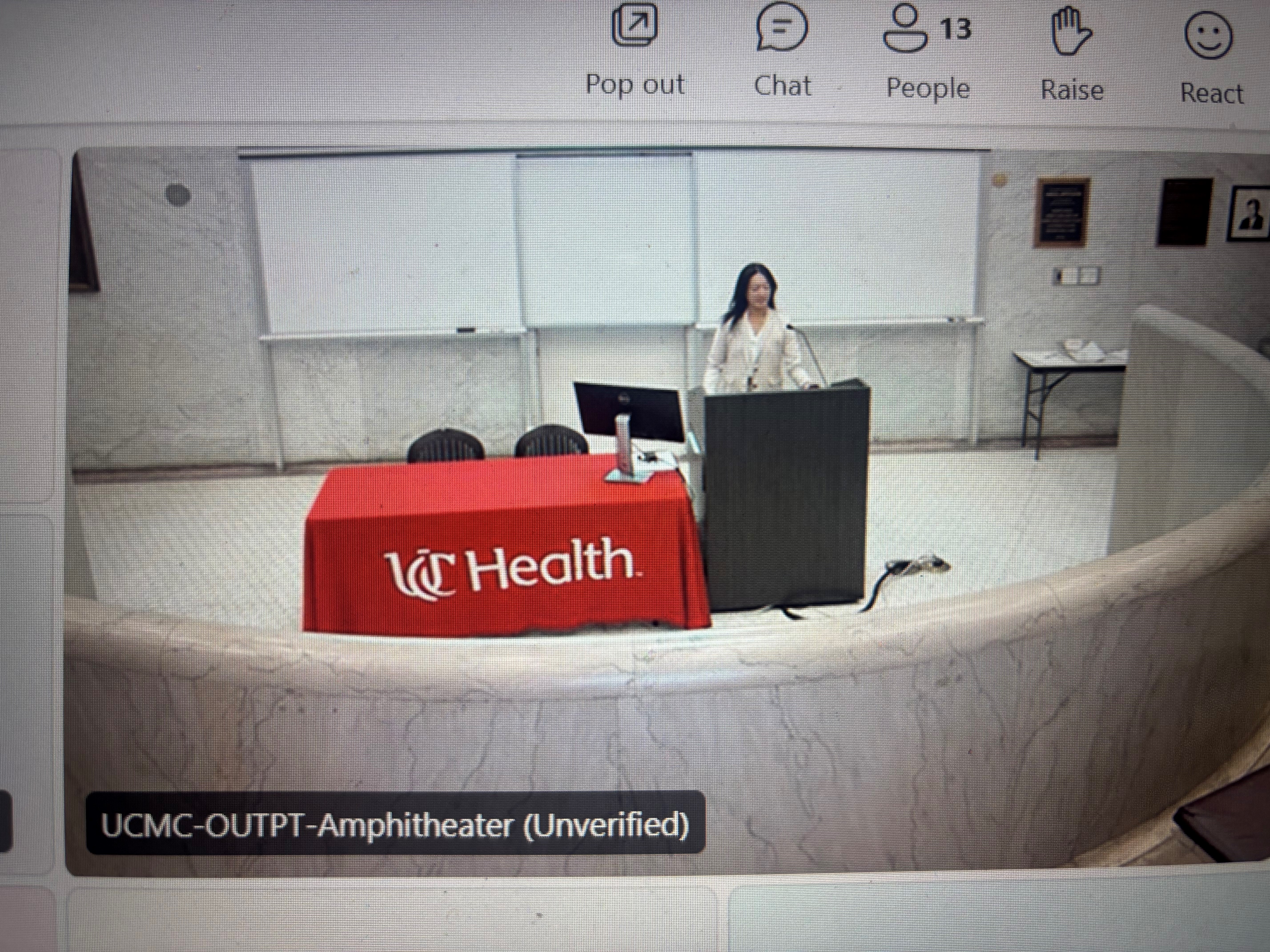 Dr. Szu-Aun Long presenting at the Resident Research Competition